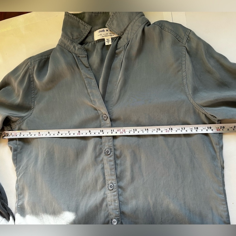 ANTHROPOLOGIE Cloth and Stone Ombre Button Down Shirt Size Small - Picture 9 of 9